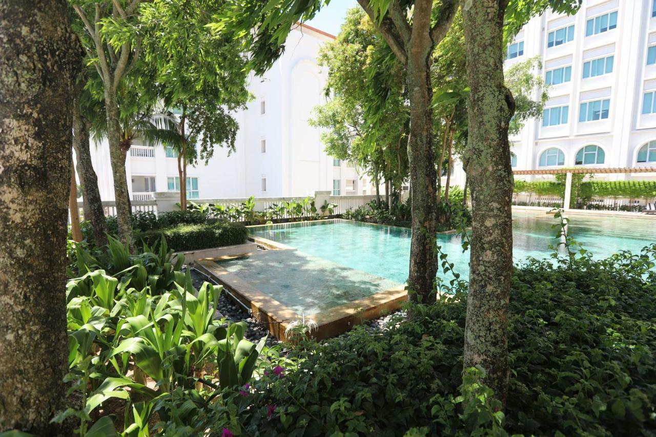 The Straits Quay Marina By Messina Clive Apartment George Town Exterior photo