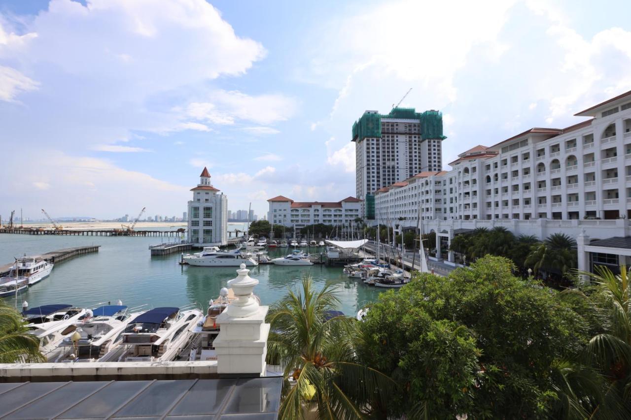 The Straits Quay Marina By Messina Clive Apartment George Town Exterior photo